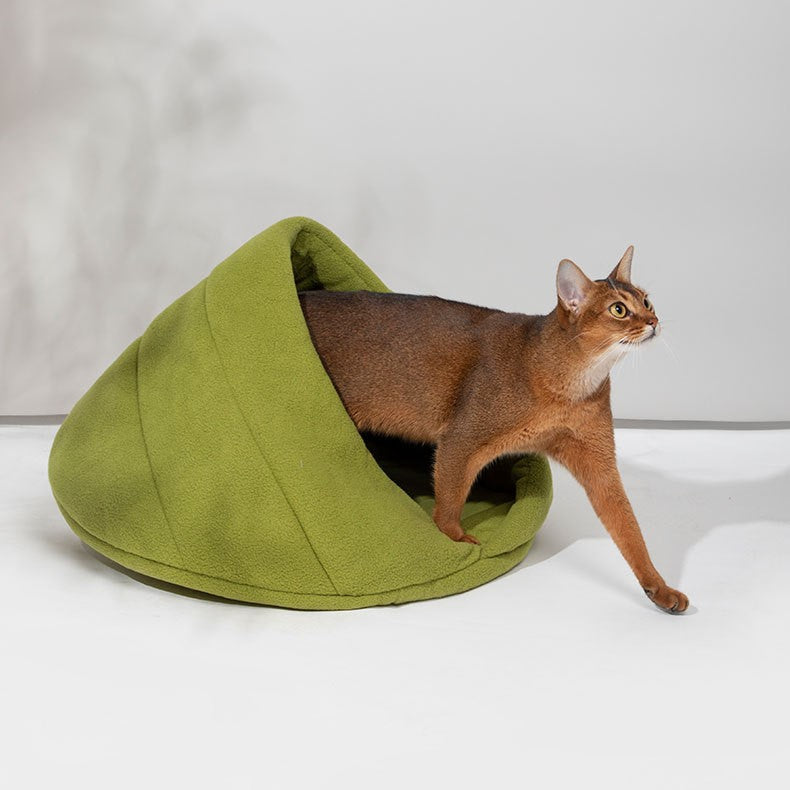Semi-enclosed cat house